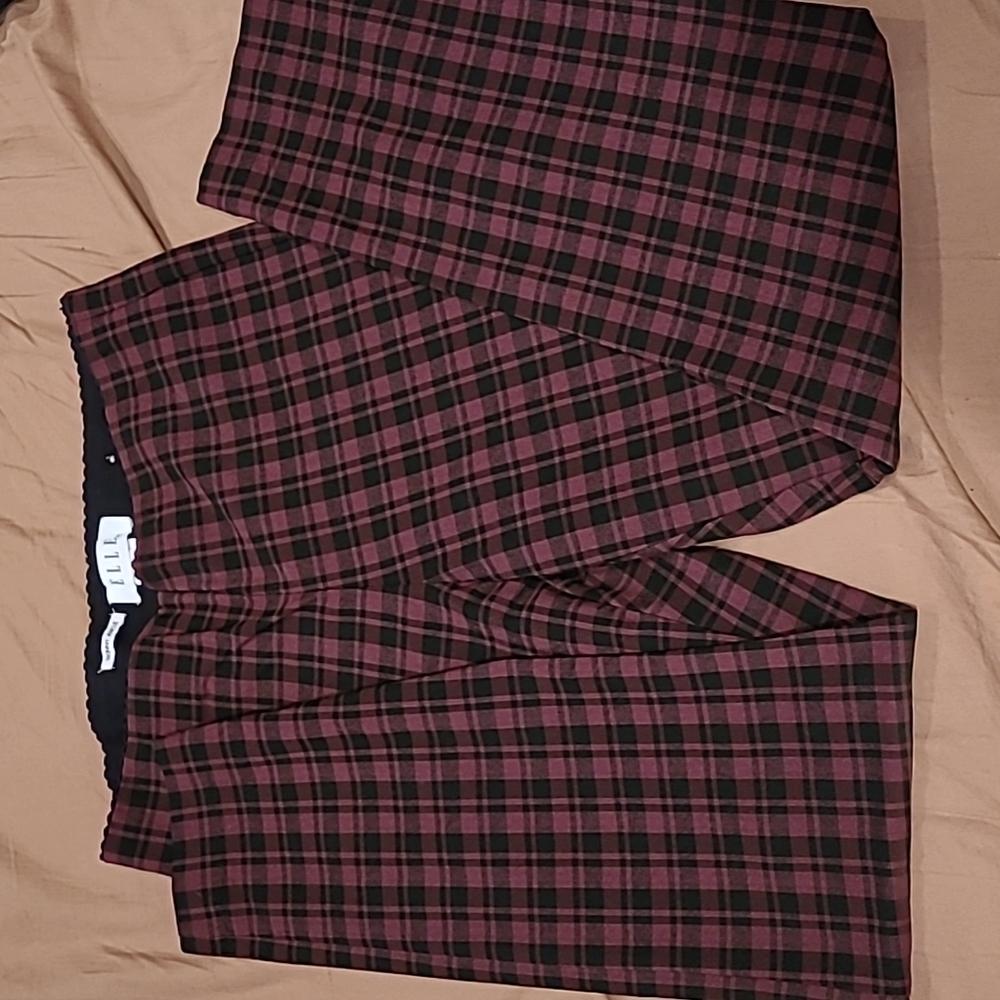 Black and burgundy plaid skinny dress pants, size M